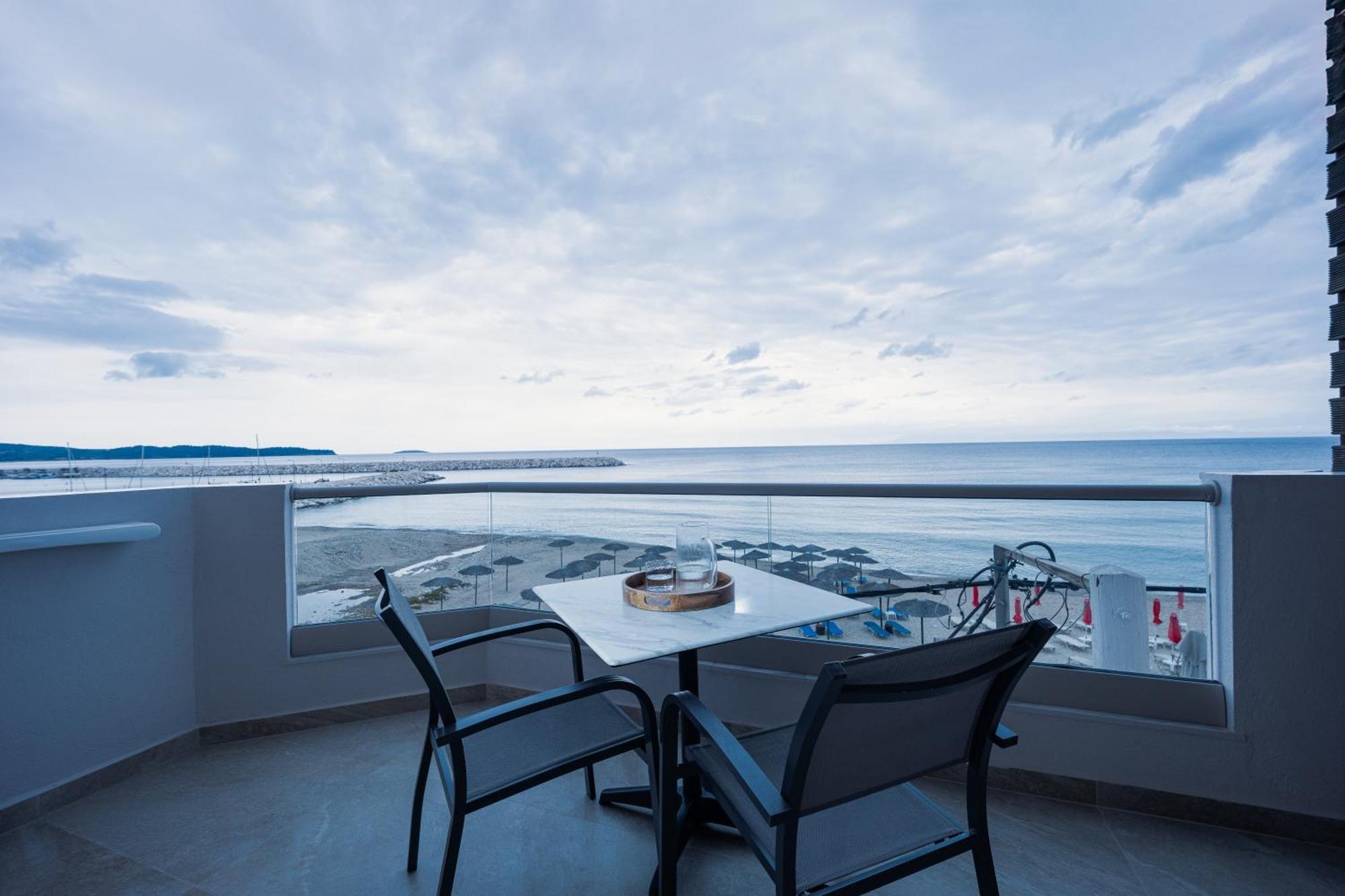 Anna Beach Suites Limenaria  Bagian luar foto