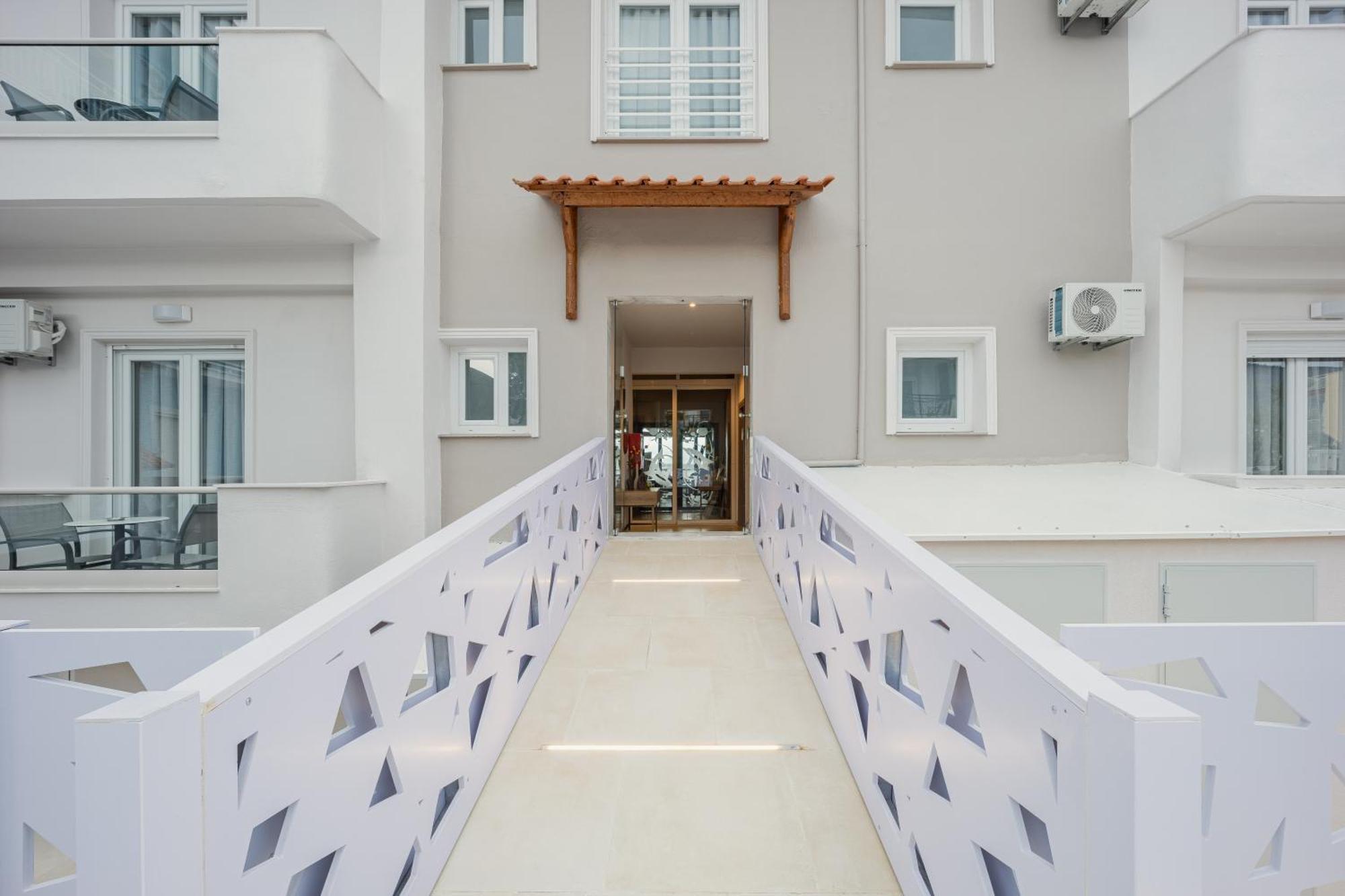 Anna Beach Suites Limenaria  Bagian luar foto